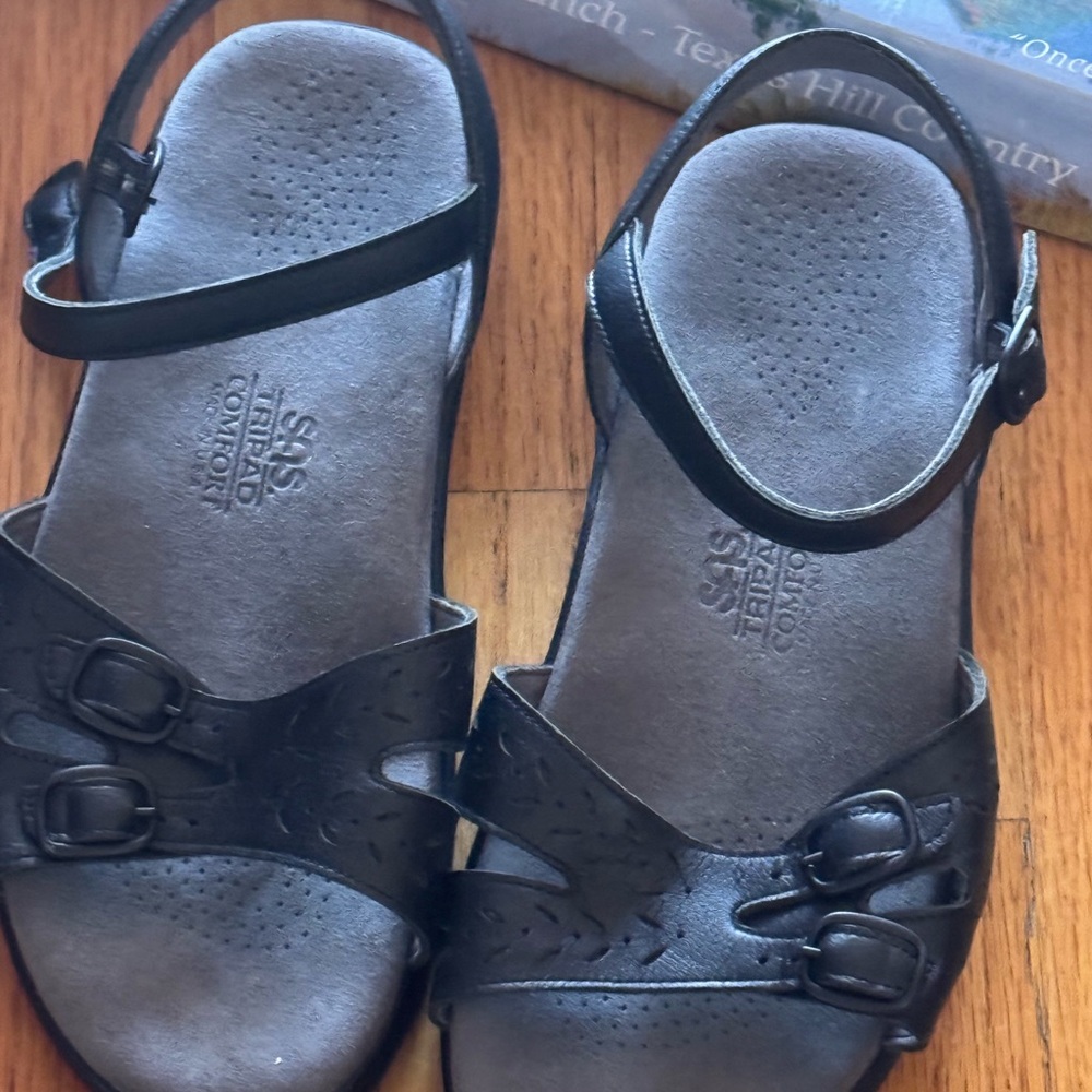SAS Black Leather Sandals